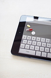 软件下载3.0.3免费破解大全：街头赛车破解版深度体验，无限资源下的竞速攻略与风险解析