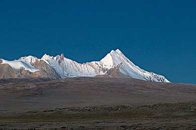 黄色APP免费下载大全3.0.3：解锁霓虹赛道隐藏彩蛋，获取限定涂装与跑车攻略-2
