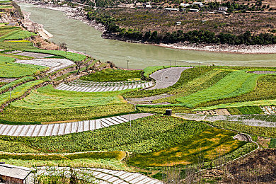 国产AV制作：引擎轰鸣，声光共舞，打造你的专属移动影音圣殿-2