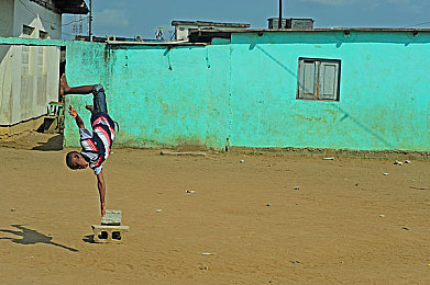 黄色软件App3.03三：极速狂飙未来都市，深度改装征服赛博赛道-2