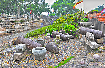 国产成人v:末日公路,钢铁孤旅与人性抉择的废土史诗-2