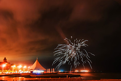 粉色苏州结晶:江南美学与未来科技交织,沉浸驾驶新体验-2