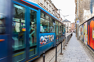 国产午夜麻豆:夜光城极速传说上线,本土竞速新作重塑午夜街头文化-2