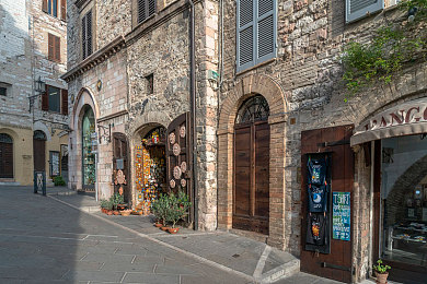 国产AV污：国内独立团队新作发布，动态污渍系统革新竞速游戏视觉体验