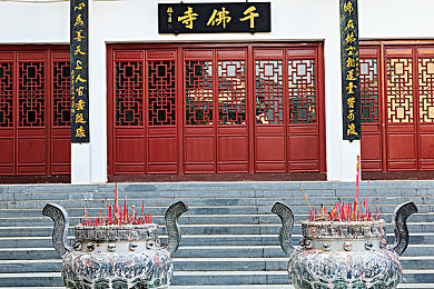 国产乱伦視频：家族商战与速度激情，国产赛车新游深度剖析创新玩法-2