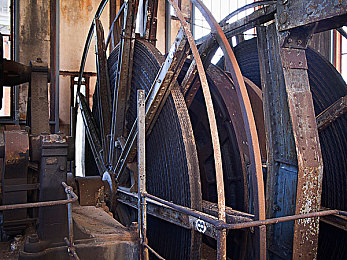 另类残忍bdsmGay调教男奴：驾驭钢铁猛兽，征服赛道的终极硬核驾驶艺术