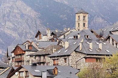 拔萝卜打扑克不盖被子：寒夜田垄上的策略狂欢与体温博弈