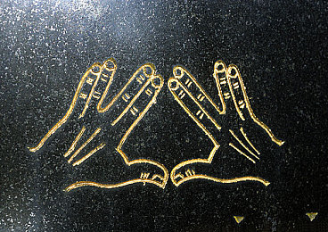 女学生自慰裸体:心理恐怖新作校园求生心灵禁区发售,直面青春困境的隐喻之旅-3