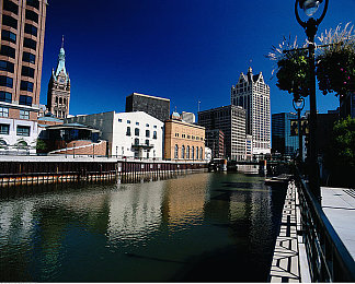 国精产品一区一区:在顶级赛道打造专属座驾,体验极致改装与竞速文化-1