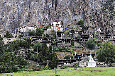 黑人av：霓虹深渊，极速回响，暗夜赛道上的未来诗篇-2