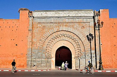 天天舔天天射：极速狂飙与弹幕齐飞，改装战车决胜激斗赛道-2