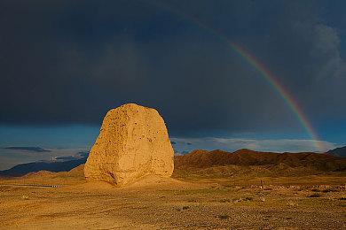 黄色软件下载华为：麒麟极速，鸿蒙赛道上的芯片狂飙之旅