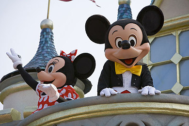 中国成人长片:霓虹街巷,速度与抉择的东方江湖画卷-2