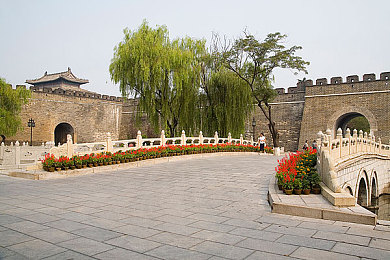 不穿衣服女人app：《极速幻影》极致自定义，裸装竞速直面机械美学-3