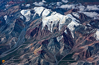 日本1卡2卡:极速狂飙融合卡牌策略,创新竞速游戏明日正式上线-1