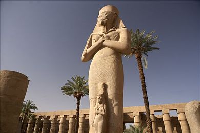 天天操操：极速狂飙，硬核驾驶与深度改装的虚拟革命-2