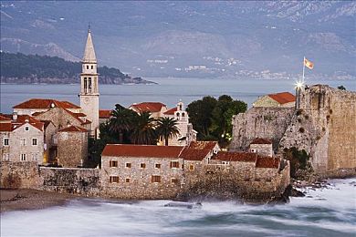 78.m隐藏通道：雨夜隧道惊现神秘入口，解锁地下赛车终极改装秘籍