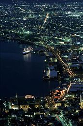 富二代短视频黄色：虚拟财富管理新游上线，道德选择成核心玩法引热议