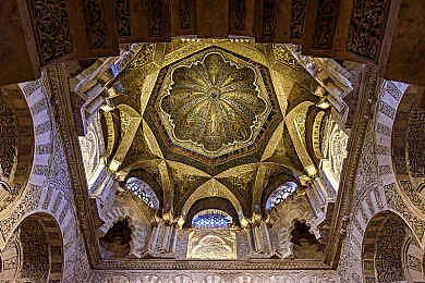 帅男浴室自慰chinese：镜中倒影失控，破解浴室谜题的关键竟是保持冷静