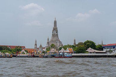 日本性网：霓虹夜幕下的街头传说，东京湾岸极速狂飙之旅