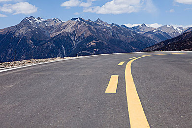 男生女生差差软件下载：竞速天平，双性驾驶风格全境模拟挑战