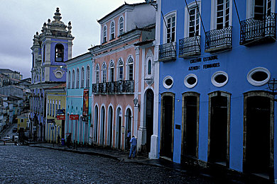 国产成人大片:极速纪元,重铸中国赛道的硬核驾驶艺术-2