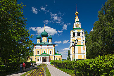 蜜桃九九九：粉红猛兽夜袭街头，九秒俱乐部迎来全新挑战者