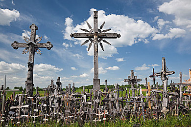 国产乱伦免费：极速血脉深度评测，国产赛车新作如何打造平衡竞技体验-2