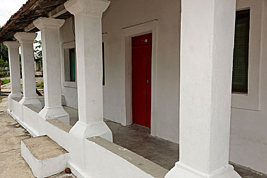 亚洲系列一区：东方都市竞速新作发布，夜雨霓虹中的漂移艺术全解析