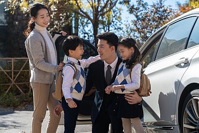 女生赤裸APP:空白赛车霓虹变装,极速赛道上的美学进化之旅-2