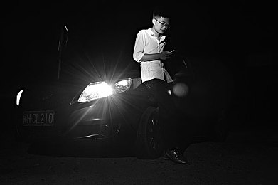 成人a片直播：暗夜竞速，极速直播中的地下江湖风云录-2