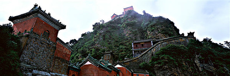 欧美丰满大屁股:经典肌肉车文化复兴,虚拟赛道再现黄金时代轰鸣-2