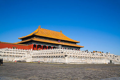 日本漂亮熟妇厨房伦:东京夜幕下的双线传奇,料理与竞速的完美融合-1