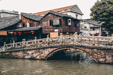 最好看的2019年中文：2019国产竞速黑马问世，东方赛博都市与专业驾驶系统引爆热潮-2