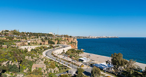 男生的坤坤放到女生的坤坤里:极限竞速与模拟驾驶融合,创新体验打破游戏类型边界-1