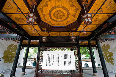 抖淫9·1免费破解版:深夜飙车新作引爆争议,平衡性调整与道德困境成玩家热议焦点-2