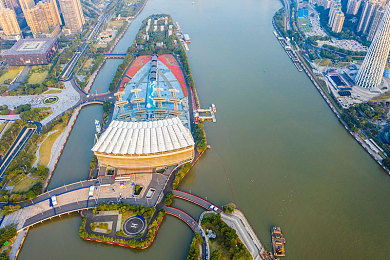 黄色软件大全303：赛博朋克竞速新作发布，融合黑客玩法引爆玩家社区-2