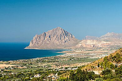 在线色网络：霓虹都市极速狂飙，赛博朋克竞速新标杆-2