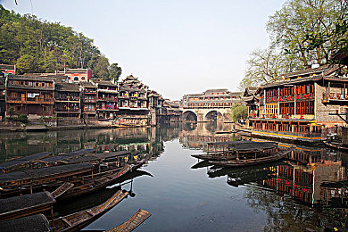 av黑人：夜行义警，赛博朋克的隐秘竞速之旅-3