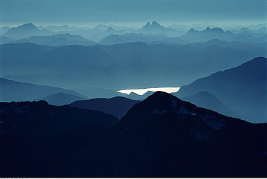 男生桶女生肌肌：街头争霸今日公测，策略碰撞引爆全新竞速狂潮