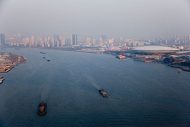 小小拗女BBwBBwBBE：叛逆少女引擎轰鸣，独立游戏融合竞速与成长新体验-1