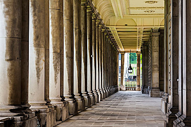 oppo3.30免费破解版:极速都市复兴,深度改装与开放世界竞速体验全解析-1