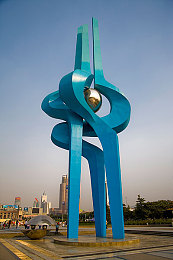 一区二区在：巅峰之上，赛道之下，速度与时空的对话-3