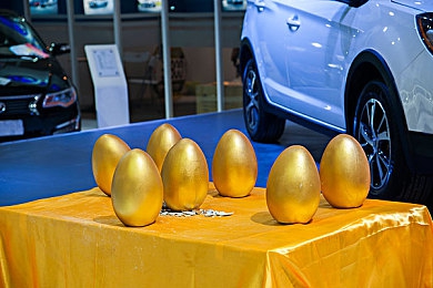 男人女人打扑克差差差:策略与速度的终极融合,全新卡牌改装竞速游戏今日震撼上线-2