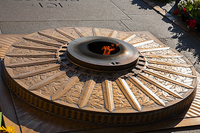 成全动漫影视高清资源：霓虹夜幕狂飙，昼夜双模式引爆视觉竞速新体验-2