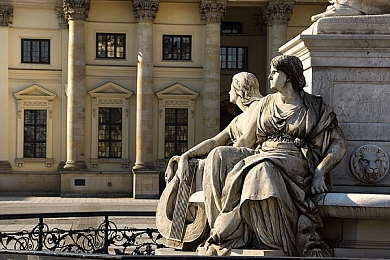 三上悠亚在线一区：虚拟偶像竞速新纪元，双轨养成驰骋闪耀赛道-2