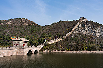 少妇按摩记：霓虹都市中的速度诗篇，改装调校竞速传奇