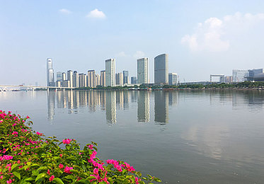 男男军人警察裸体Gay小：《钢铁誓言：双雄》今日上线，硬核战术与深度羁绊重塑射击游戏体验