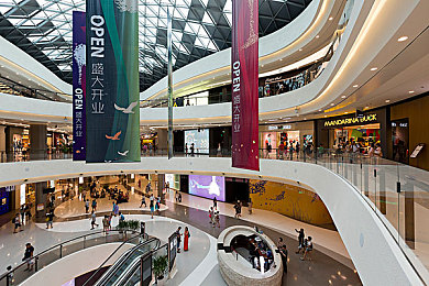 男生操女生的app：极速狂飙全新版本上线，动态天气与战术对抗颠覆竞速体验