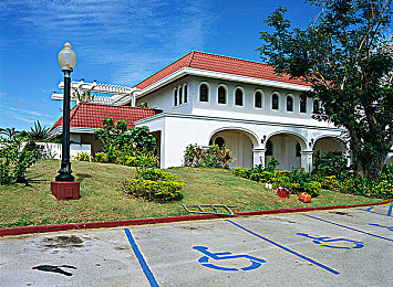 FAXX和MAXX性能比较：赛道哲学，驾驭风格的双生对决-2